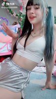 15fb5c40e7bc4a65a441c5526f8596b4-Pr8iAoTV.mp4