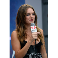 2015+iHeartRadio+Music+Festival+Night+2+Backstage+EGvTflrB6Pal-XjZb3AwX.jpg