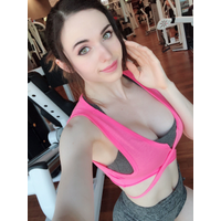 Amouranth-1001642386907332608-20180529_215209-img1-UnwbgR8n-cFa9EYTN-c3yPiACk.png