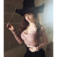 Amouranth-1042192331586326528-20180918_192309-img1-7FgJQC4g-DlMUwshJ-odzIfcyT.jpg