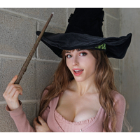 Amouranth-1042843056393932800-20180920_142854-img1-GaCNQqaO-22vX3pej-jxKVEfiP.png