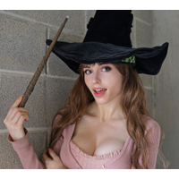 Amouranth-1042843056393932800-20180920_142854-img1-GaCNQqaO-yRsxffom-tZJDQmvi.jpg