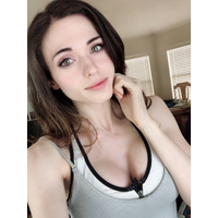 Amouranth-978703668018114561-20180327_144152-img1-iMV8sqk5-8aZxFh4U-ypHigmDp.png