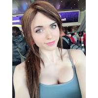 Amouranth-982814077964705794-20180407_225510-img1-6hMgDvnI-zHd7vRuW-AwPLr31X.png