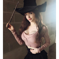 amouranth_40705452_163130814610254_2545493240616519858_n-7g5VsEdy.jpg