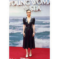 daisy-ridley-young-woman-and-the-sea-london-premiere-2024-05-29-04-kAodKaXx.jpg