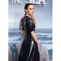 daisy-ridley-young-woman-and-the-sea-london-premiere-2024-05-29-07-dWLl8n2i.jpg
