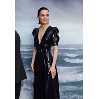 daisy-ridley-young-woman-and-the-sea-london-premiere-2024-05-29-08-wIuLmGnI.jpg
