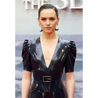 daisy-ridley-young-woman-and-the-sea-london-premiere-2024-05-29-12-h24aqpg7.jpg