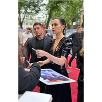 daisy-ridley-young-woman-and-the-sea-london-premiere-2024-05-29-14-5tIb9PGj.jpg