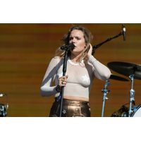 tove-lo-performs-at-british-summer-time-festival-in-london-07-02-2017_22-i8502VzO.jpg