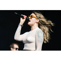 tove-lo-performs-at-british-summer-time-festival-in-london-07-02-2017_25-Ff2sGsPz.jpg