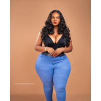 yvonnedelali_model-20240928-0011-ScFcXFNs.jpg